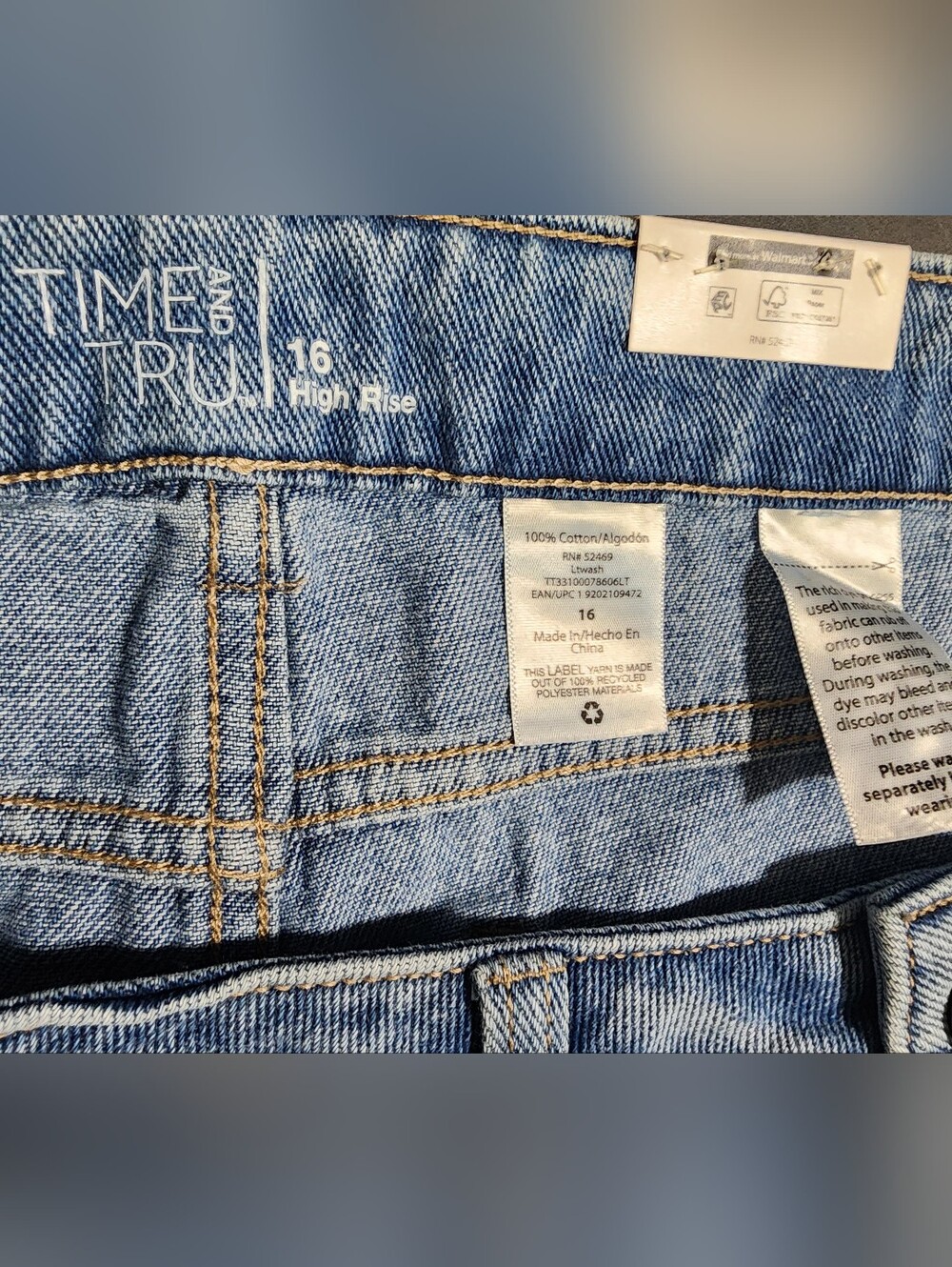 TIME AND TRU Womens Light Blue Distressed Relaxed Fit Jeans - Picture 7 of 7